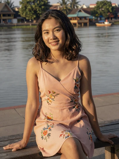 Phouthone Keovilay, a 25-year-old Laotian woman from Savannakhet by the Mekong River - Laotian women dating profile