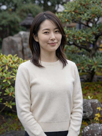 Yui Nakamura, 30-year-old Japanese woman in Osaka garden - Japanese women dating profile