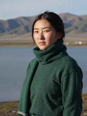 Nominchimeg Sukh, a 28-year-old Mongolian woman near a lake in Murun - Mongolian women dating profile