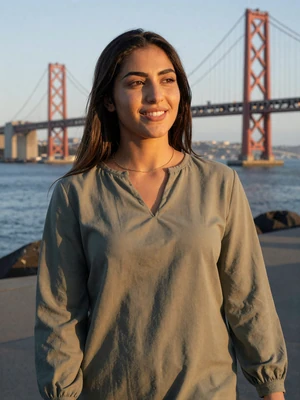 Reem Bamatraf, a 26-year-old Yemeni woman from San Francisco at the waterfront - Yemeni women dating profile